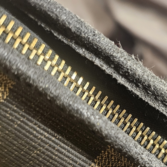 FENDI PEQUIN TOTE - Picture 15 of 16